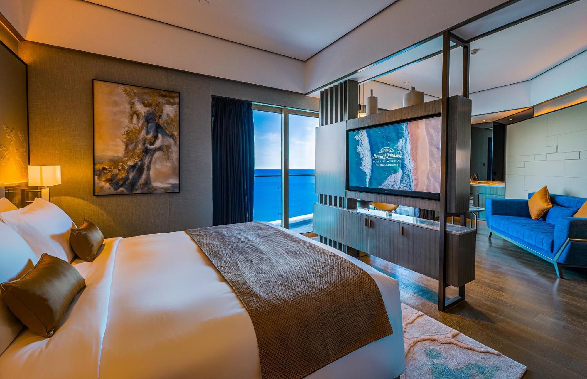 Howard Johnson Plaza By Wyndham Blue Bay Sihanoukville Exterior foto